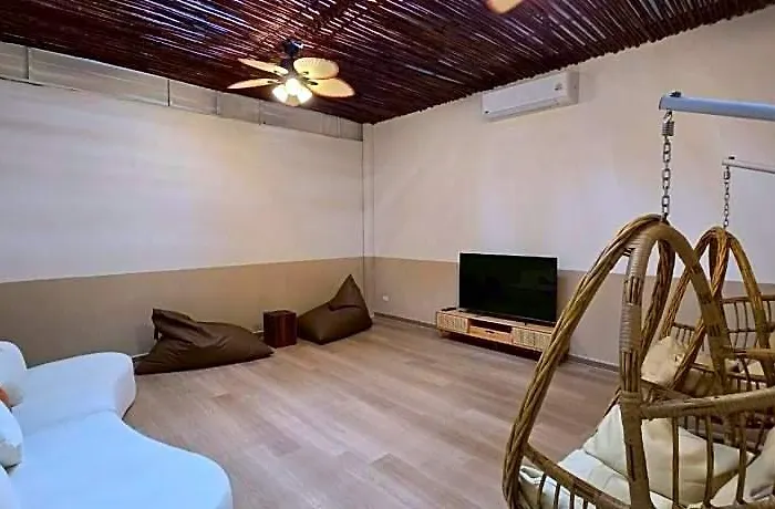 De Sea Poshtel 4*